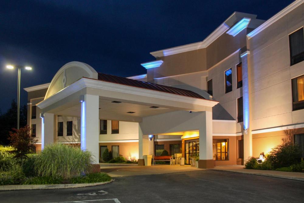 Holiday Inn Express Lewisburg - New Columbia by IHG
